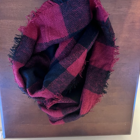 Fashion Infinity Scarf - Buffalo Plaid - Picture 3 of 4